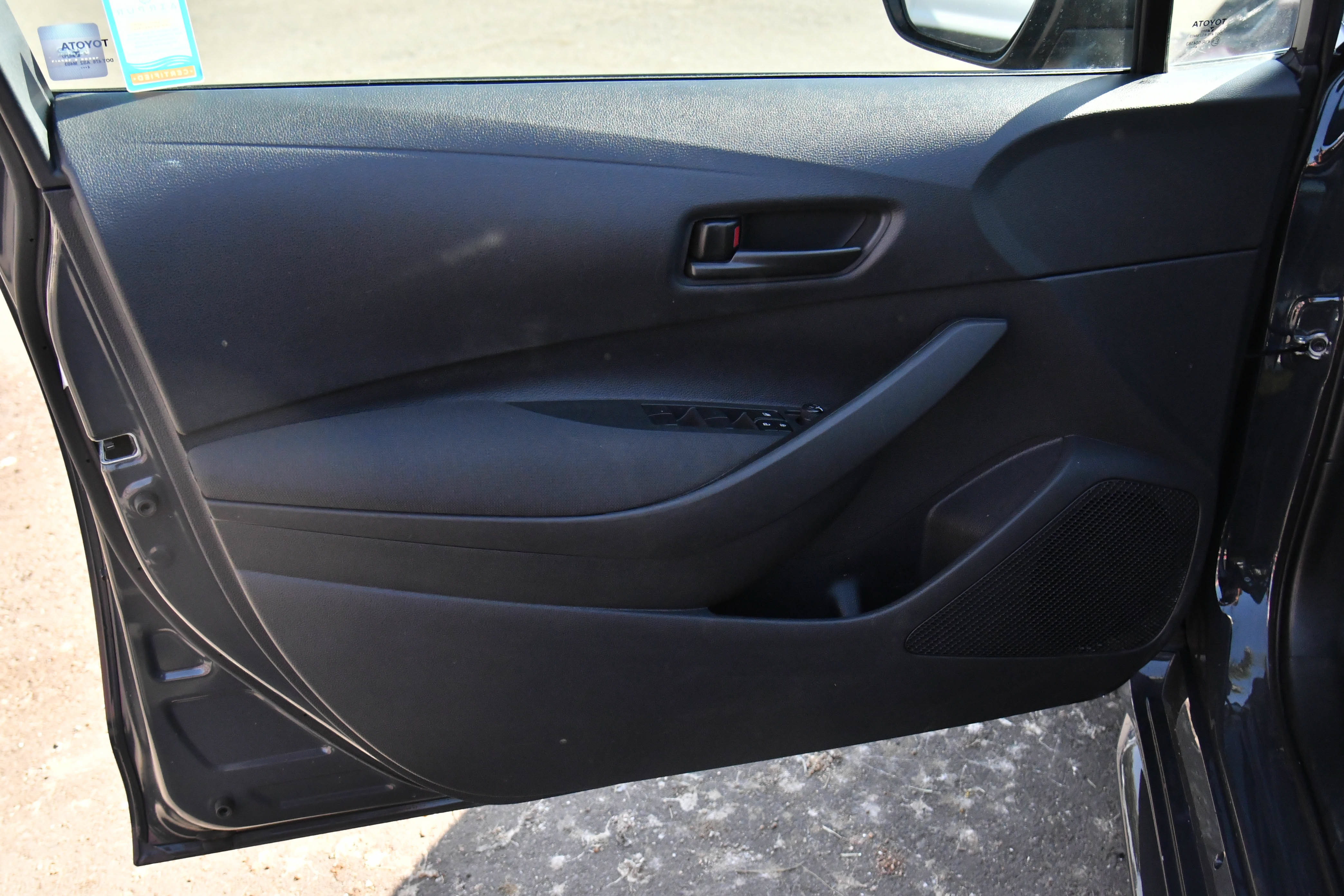 Used 2025 Toyota Corolla LE FWD image 13