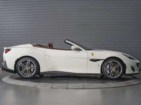 Used 2021 Ferrari Portofino RWD image 6