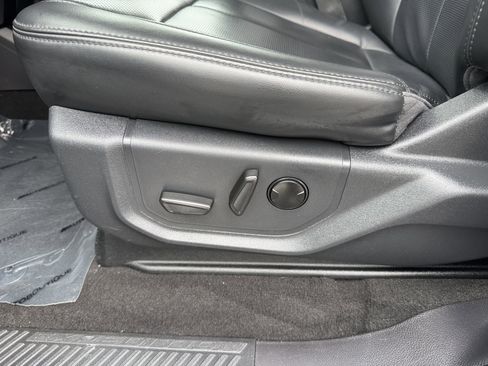 Used 2024 Ford Expedition Max XLT image 30