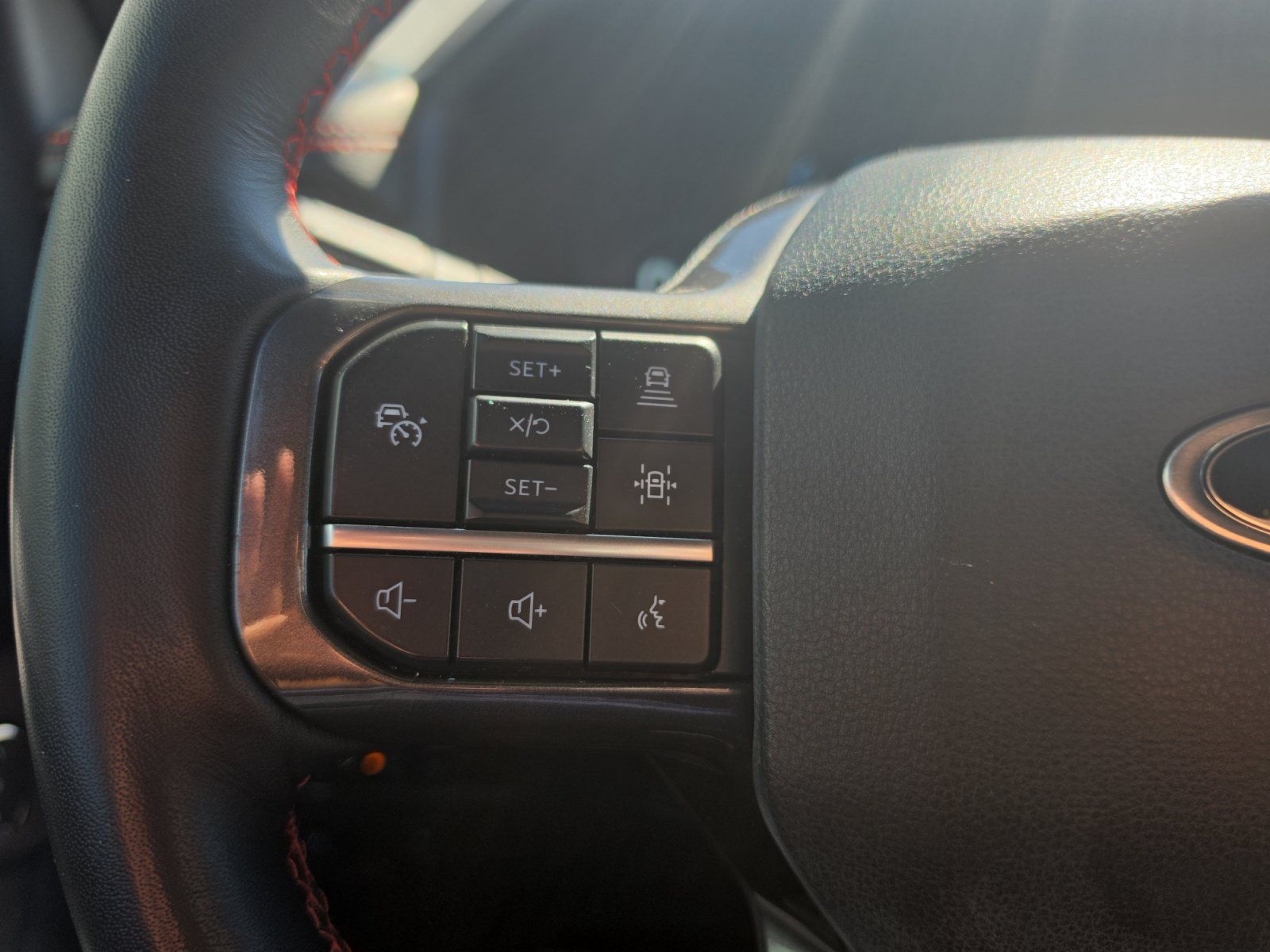 Used 2024 Ford Expedition Limited AWD/4WD image 14