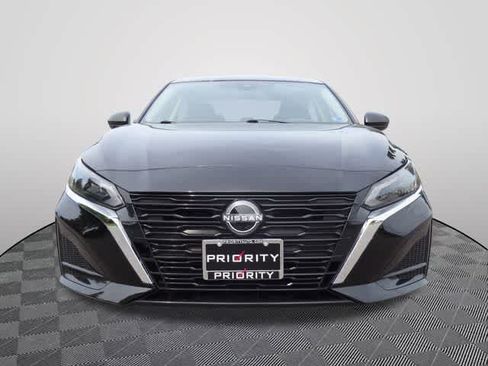 Used 2025 Nissan Altima 2.5 SV FWD image 5
