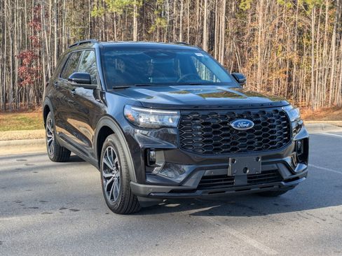 New 2026 Ford Explorer ST-Line w/ Premium Package image 2