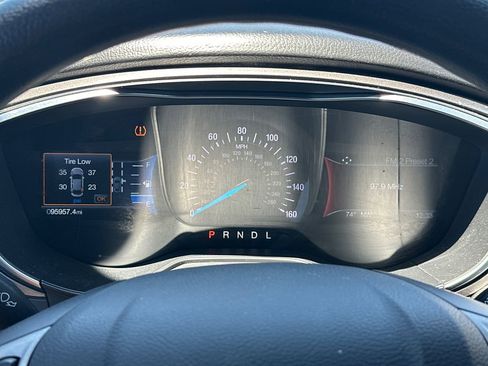 Used 2019 Ford Fusion SE FWD image 27