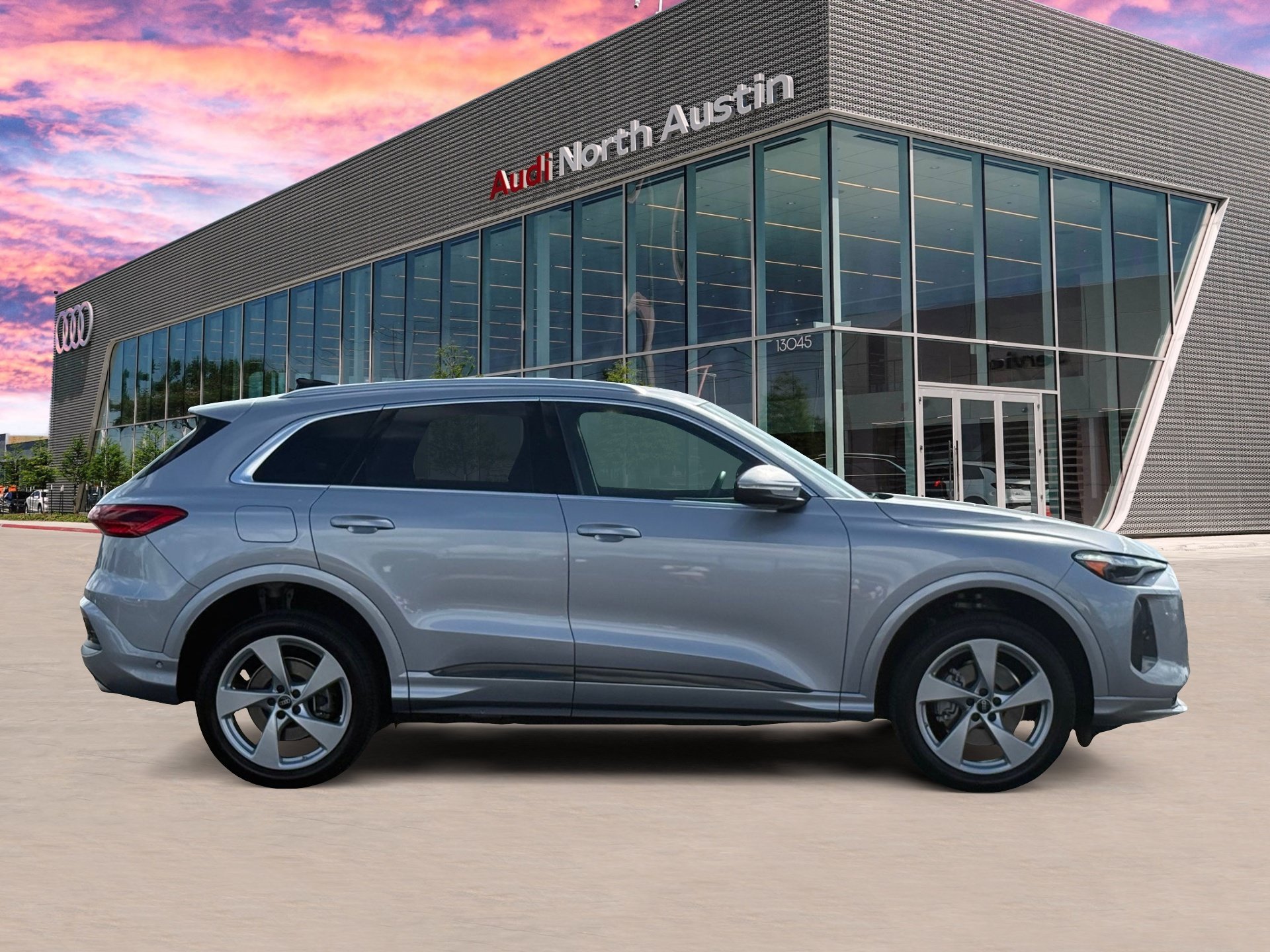Certified 2025 Audi Q5 Premium Plus w/ Premium Plus AWD/4WD image 6
