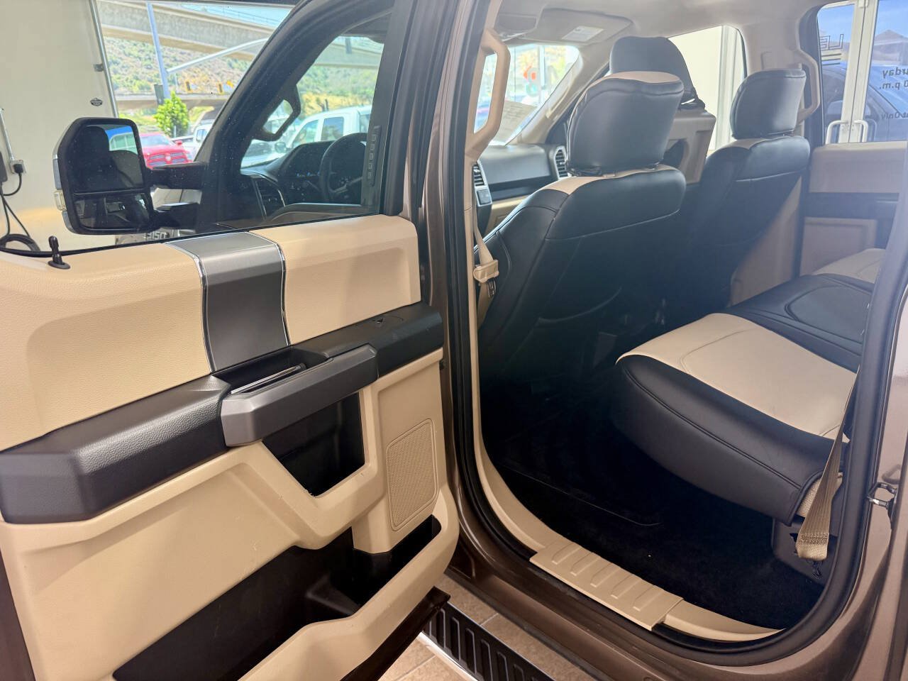 Used 2015 Ford F150 XLT w/ Equipment Group 302A Luxury RWD image 39