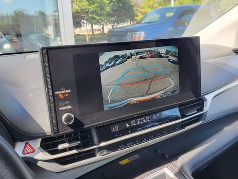 Certified 2025 Toyota Sienna XLE FWD image 29