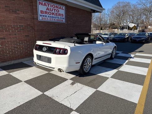 Used 2013 Ford Mustang Premium image 3