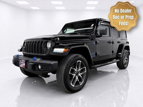 Used 2024 Jeep Wrangler Unlimited w/ Convenience Group AWD/4WD image 3