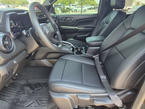 Certified 2024 Chevrolet Colorado Trail Boss w/ Advanced Trailering Package AWD/4WD image 9