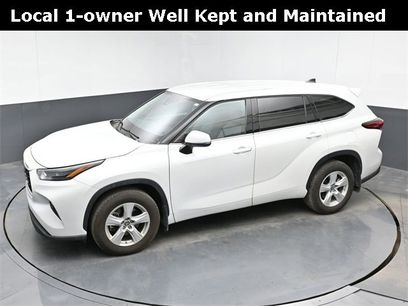 Used 2022 Toyota Highlander LE