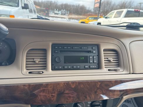 Used 2008 Mercury Grand Marquis GS image 28