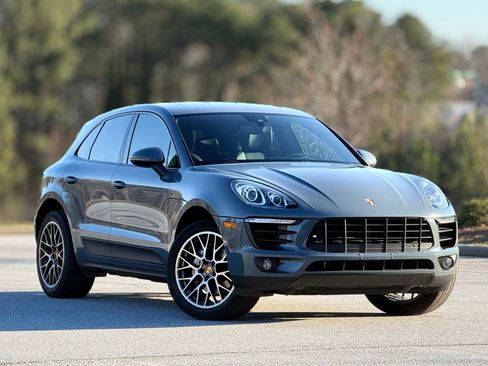 Used 2017 Porsche Macan S image 12