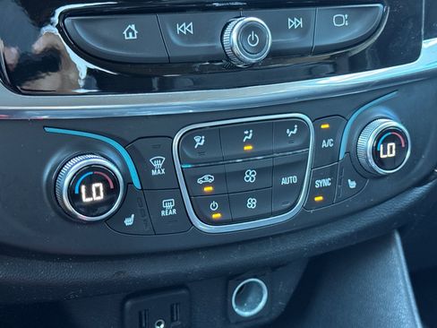 Used 2020 Chevrolet Traverse LT w/ LPO, Blackout Package image 30