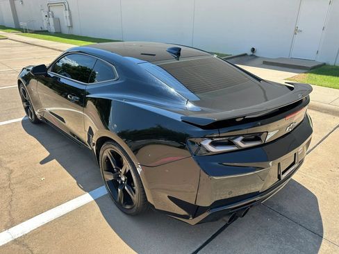 Used 2016 Chevrolet Camaro SS RWD image 11