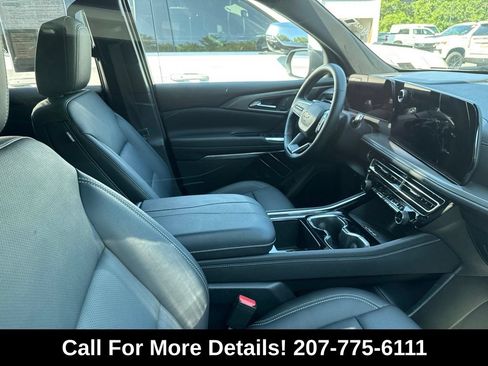 Used 2026 Chevrolet Traverse LT AWD/4WD image 3