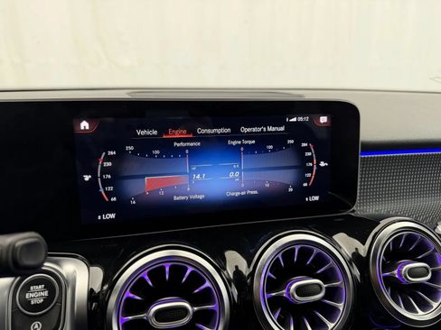 Used 2021 Mercedes-Benz GLB 250 4MATIC w/ Premium Package image 27