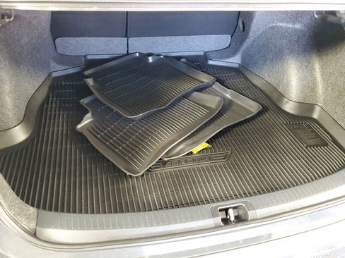 Used 2025 Toyota Corolla LE image 32