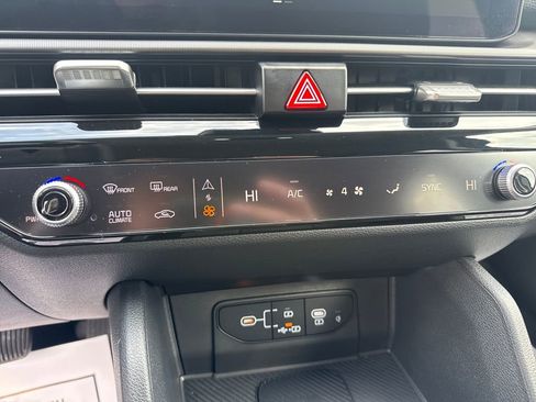 Used 2026 Kia Sportage EX image 18