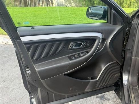 Used 2017 Ford Taurus SEL image 7