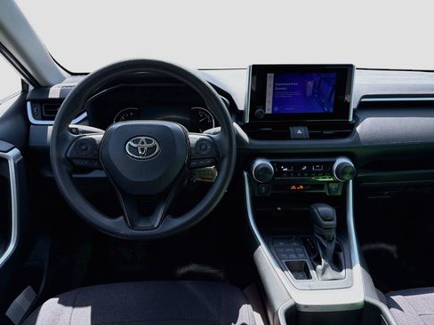 Used 2023 Toyota RAV4 LE AWD/4WD image 13