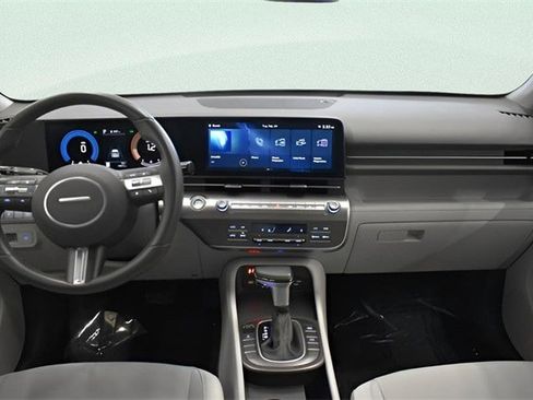 Used 2025 Hyundai Kona SEL image 24