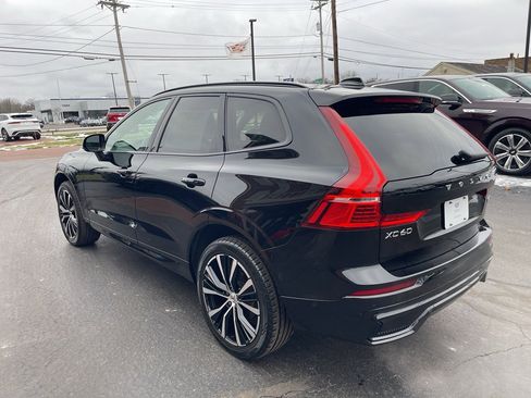 Used 2024 Volvo XC60 B5 Plus image 10