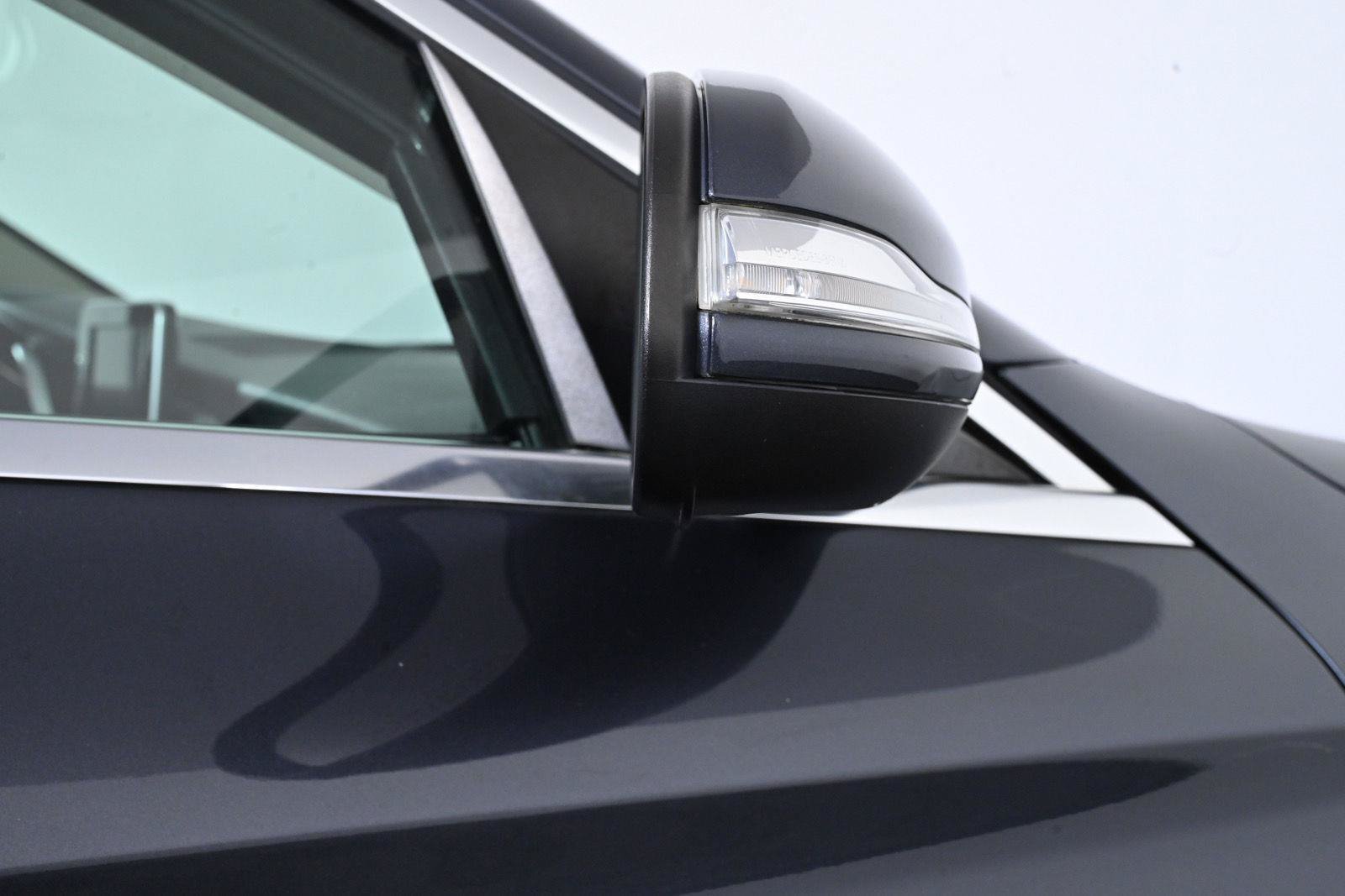 Used 2015 Mercedes-Benz C 300 4MATIC Sedan image 11