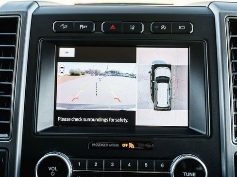 Used 2020 Ford Expedition Platinum image 22