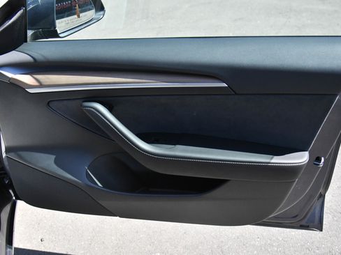 Used 2023 Tesla Model 3 Standard Range image 41