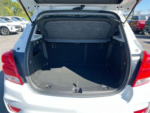 Used 2022 Chevrolet Trax LT w/ Sport Edition image 23