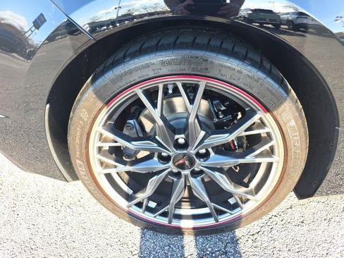 Used 2025 Chevrolet Corvette Stingray w/ Z51 Performance Package image 9