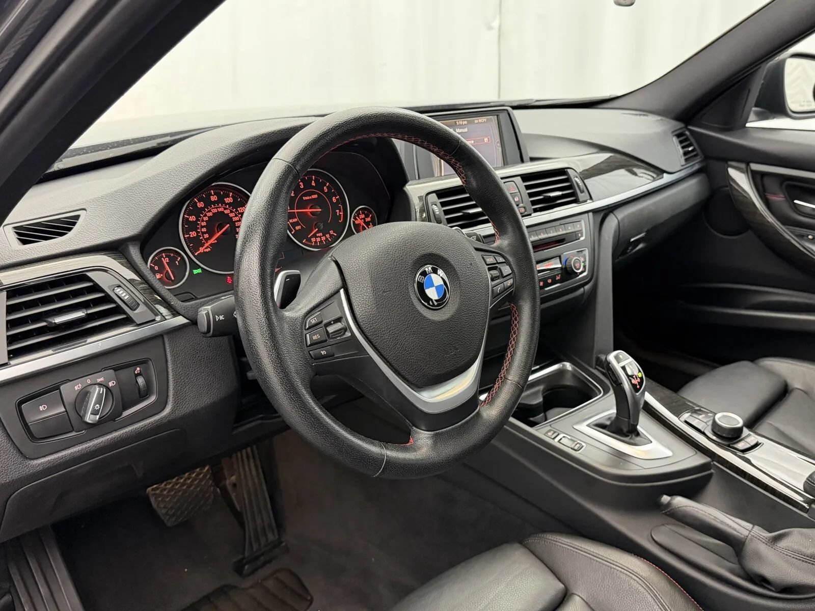 Used 2014 BMW 328i xDrive Wagon AWD/4WD image 10