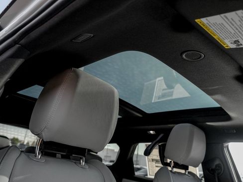 New 2026 Land Rover Range Rover Evoque S image 23