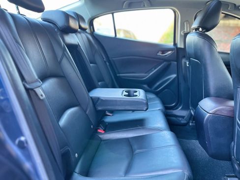 Used 2018 MAZDA MAZDA3 Touring FWD image 38