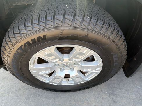 Used 2017 Nissan Titan SV AWD/4WD image 41