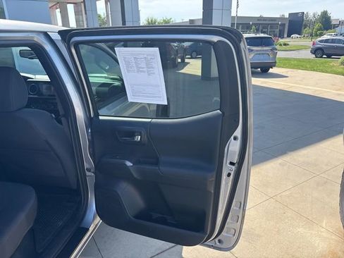 Used 2017 Toyota Tacoma TRD Off-Road w/ Tow Package (A/T) AWD/4WD image 30