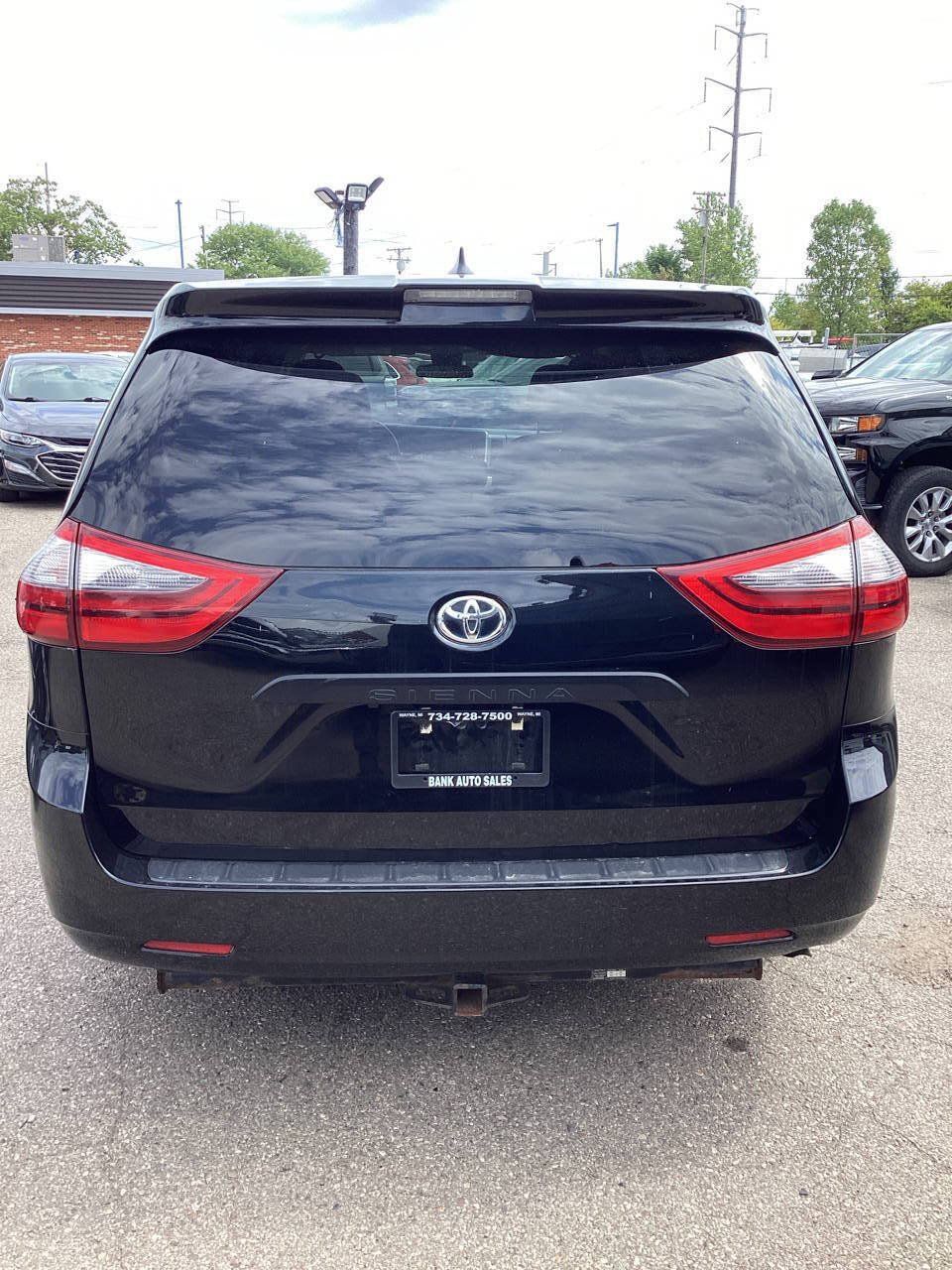 Used 2020 Toyota Sienna L FWD image 6