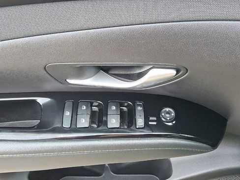 Used 2023 Hyundai Tucson Limited image 31