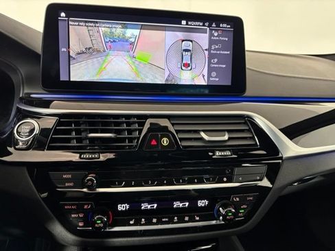 Used 2023 BMW M550i xDrive w/ Executive Package AWD/4WD image 17