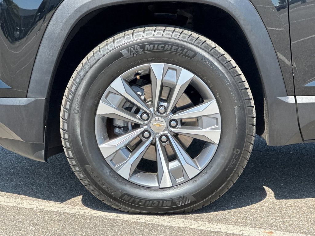 Used 2025 Chevrolet Equinox LT AWD/4WD image 31