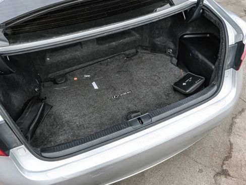 Used 2016 Lexus ES 300h image 63