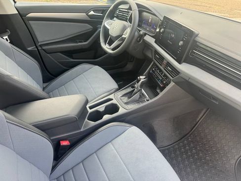 New 2026 Volkswagen Jetta SE FWD image 12