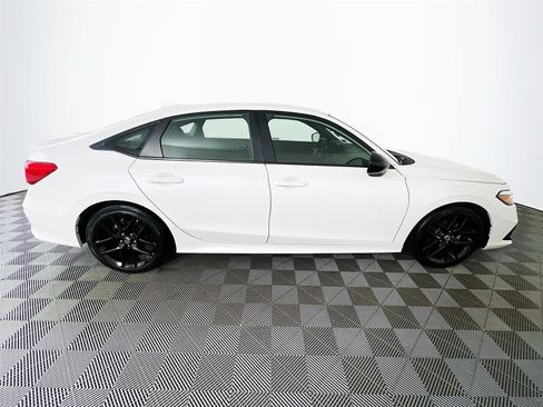 Used 2023 Honda Civic Sport image 12