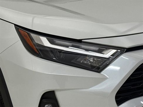 Used 2023 Toyota RAV4 XLE Premium image 5