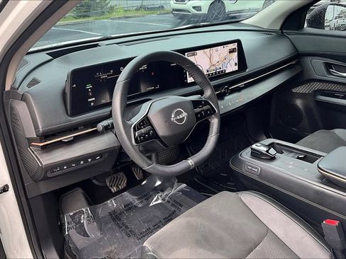Used 2025 Nissan Ariya FWD image 18
