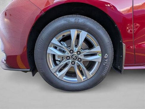 New 2026 Toyota Sienna XLE image 10