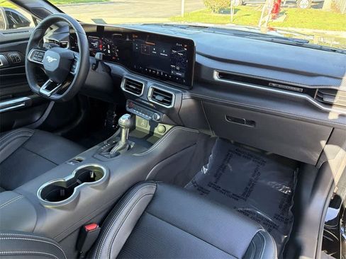 Used 2025 Ford Mustang GT Premium image 34