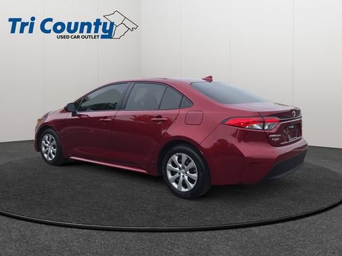 Used 2025 Toyota Corolla LE FWD image 6