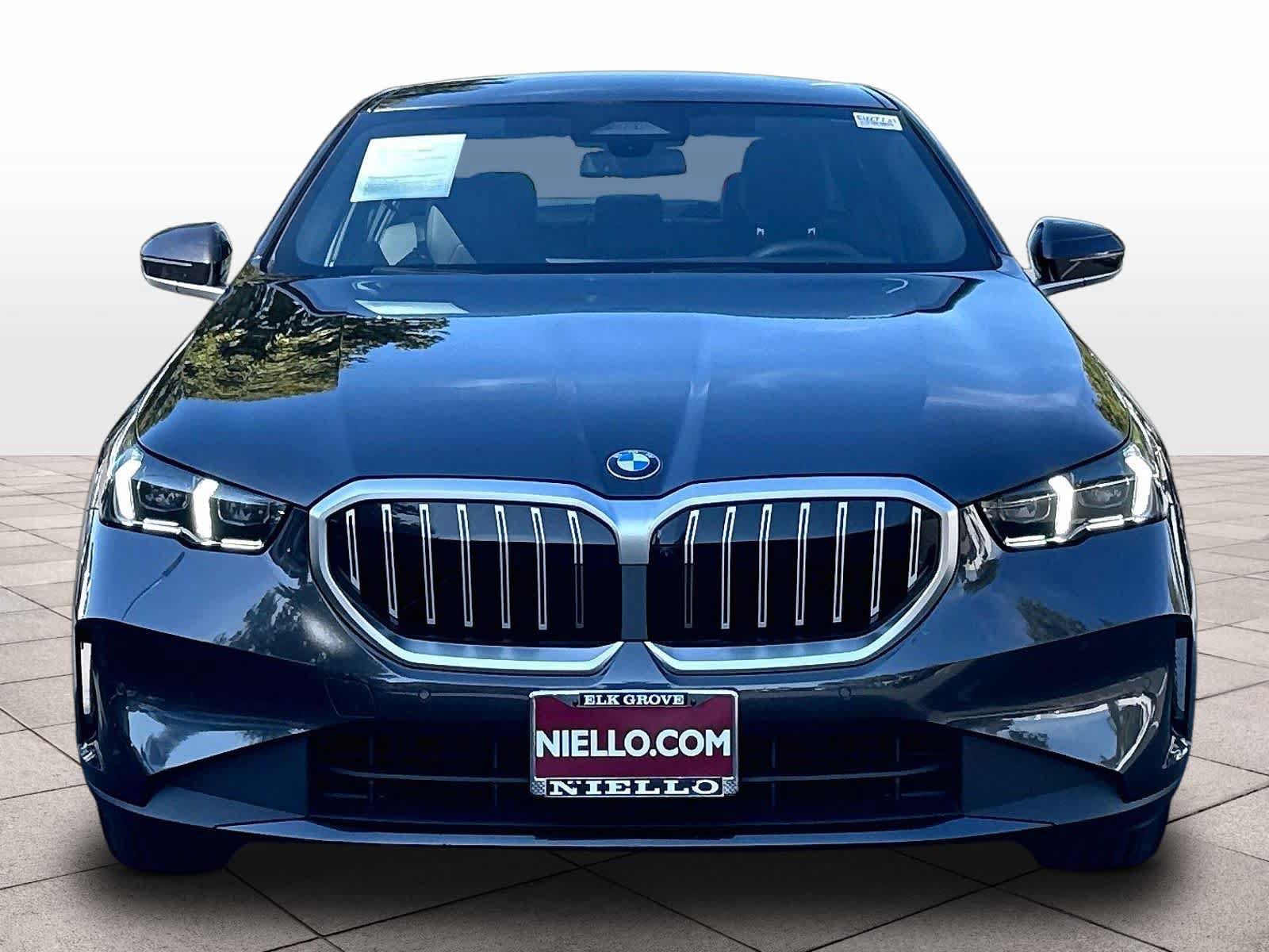 Used 2026 BMW 530i RWD image 2