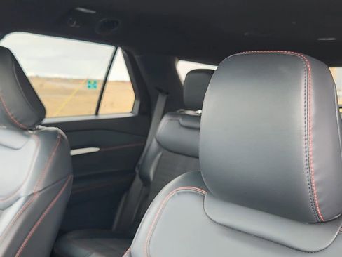 Used 2025 Ford Explorer ST-Line image 10